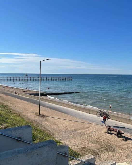 La Cabine Vue Mer Luc-sur-Mer Bagian luar foto